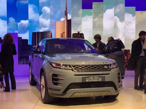 Range Rover Evoque alla Milano Design Week 2019