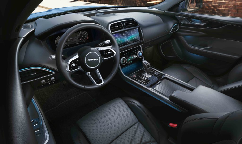 Prova Jaguar XE P250 S R-Dynamic 2019